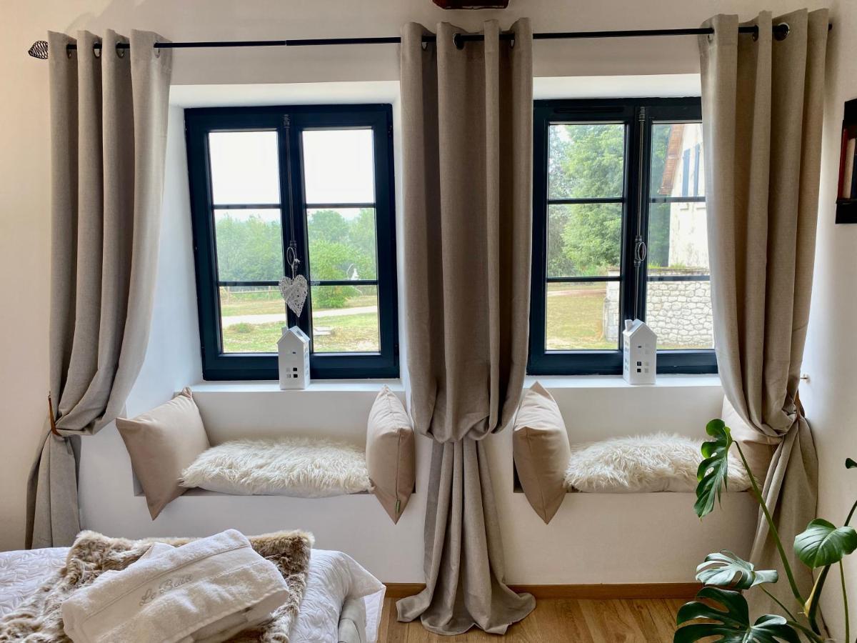 Villa Domaine De Migny à Saint-Cyran-du-Jambot Extérieur photo